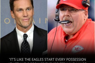 “Tom Brady just fired shots at the Eagles’ infamous ‘Tush Push’ — calling it an unfair advantage that feels like ‘starting every drive at 1st and 9.’ After five fourth-quarter QB sneaks vs. the Chiefs, the debate is louder than ever: unstoppable strategy or rule-bending loophole?”