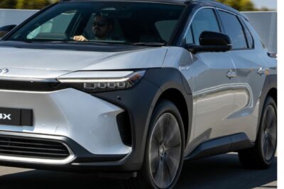 Kế hoạch xe điện của Toyota bị ảnh hưởng